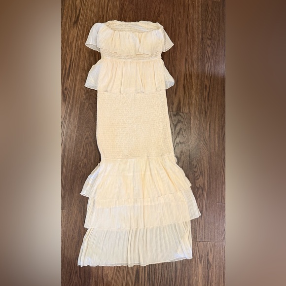 Strapless Smocked Bodice Dress - Picture 5 of 7